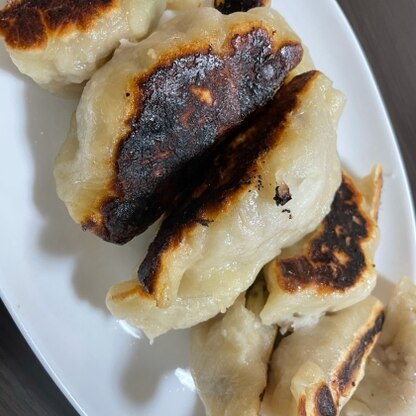 餃子の皮がもちもちでとても美味しくいただきました^ ^